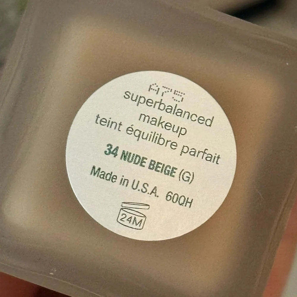 NWT Clinique Superbalanced Makeup - Nude‎ Beige 34 A36